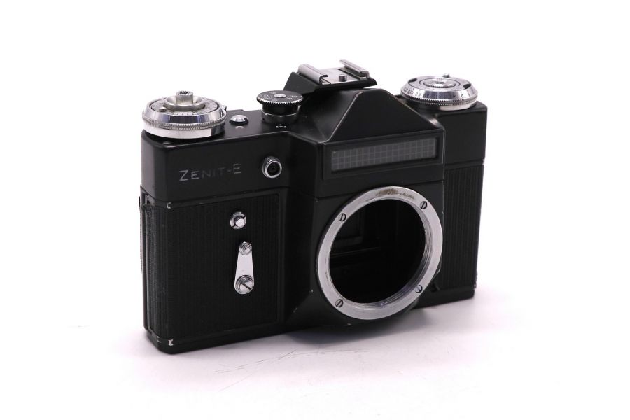 Фотокамера зеркальная Зенит Е body черная