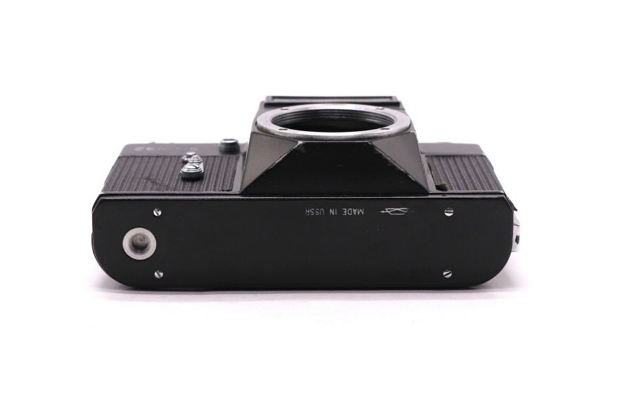 Фотокамера зеркальная Зенит Е body черная