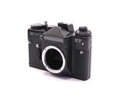 Зеркальный фотоаппарат Зенит ЕТ body black (СССР)