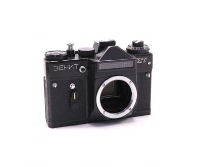 Зеркальный фотоаппарат Зенит ЕТ body black (СССР)