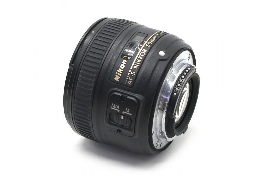 Стандартный лбъектив Nikon 50mm f/1.8G AF-S Nikkor