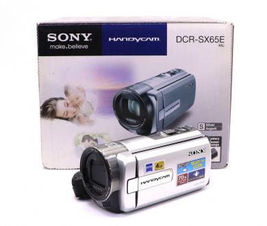 Компактная видеокамера Sony DCR-SX65E в упаковке