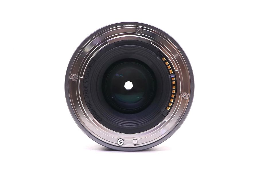 Компактный фикс-объектив Canon RF 50mm f/1.8 STM