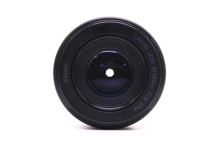 Компактный фикс-объектив Canon RF 50mm f/1.8 STM