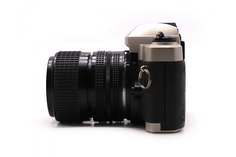 Однообъективный фотоаппарат Nikon FM10 kit