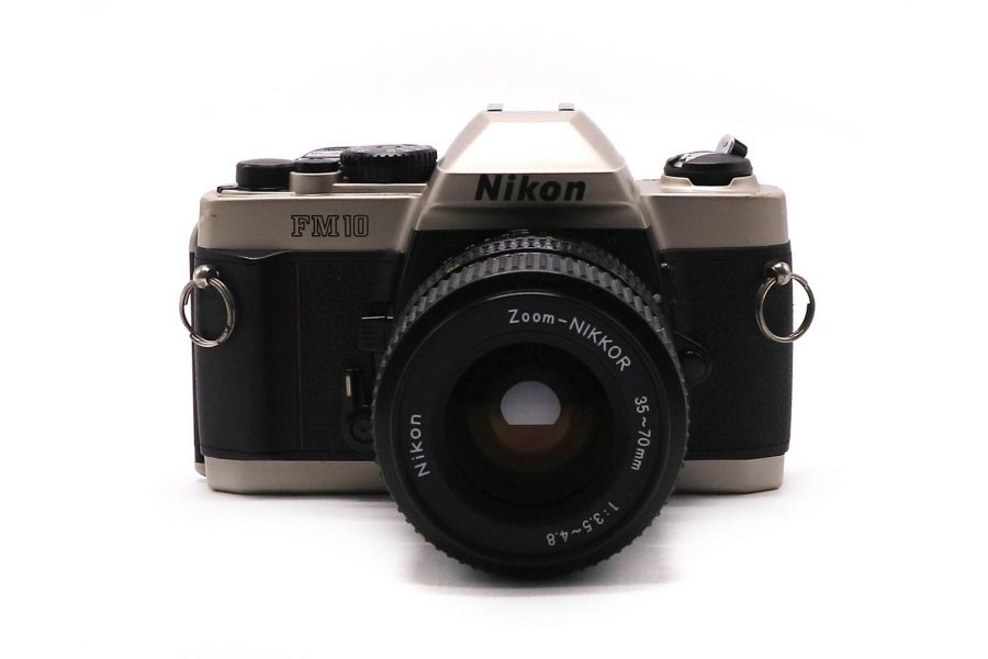 Однообъективный фотоаппарат Nikon FM10 kit