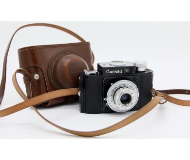 Смена 2 советский малоформатный фотоаппарат (СССР)