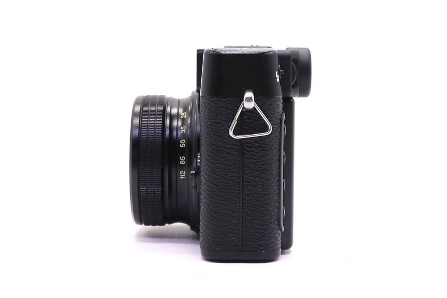 Компактный цифровой фотоаппарат Fujifilm X10 в упаковке