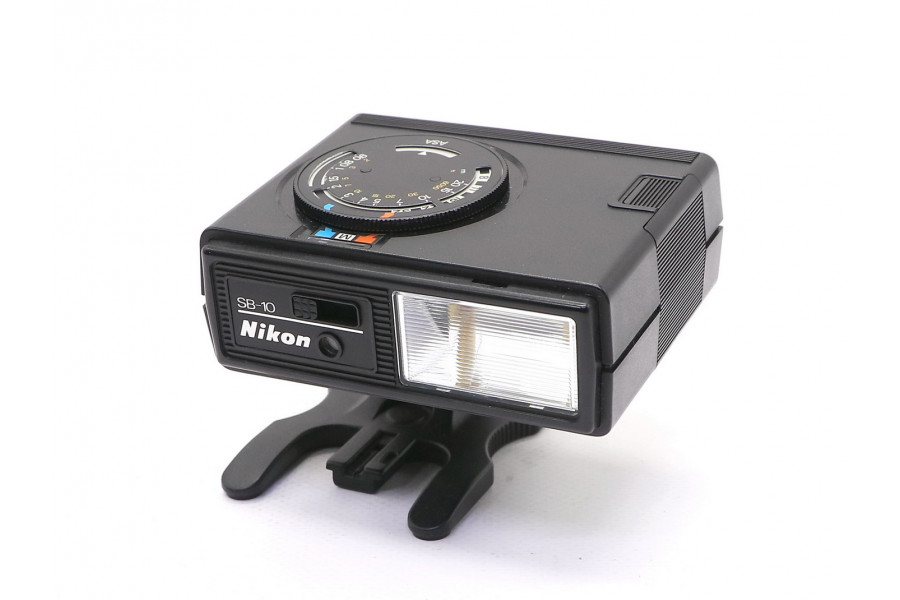 Фотовспышка накамерная Nikon Speedlight SB-10