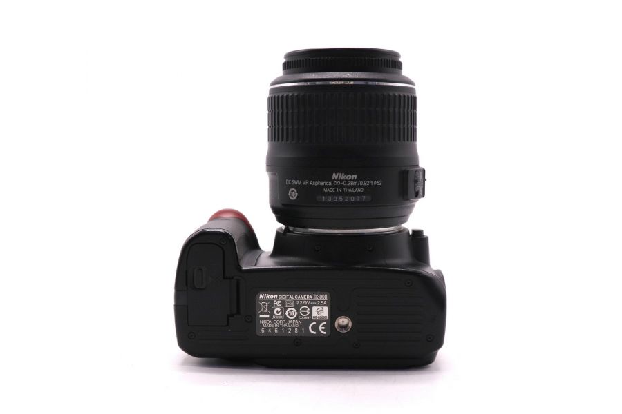 Nikon D3000 kit (пробег 16345 кадров)