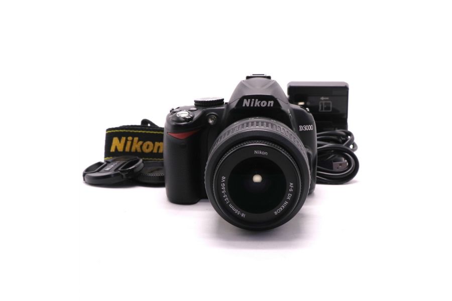 Nikon D3000 kit (пробег 16345 кадров)