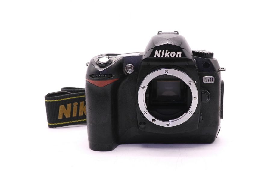 Nikon D70 body (пробег 35505 кадров) зеркальная