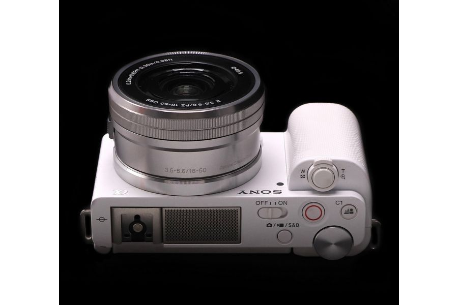 Sony ZV-E10 kit в упаковке (пробег 4000 кадров)