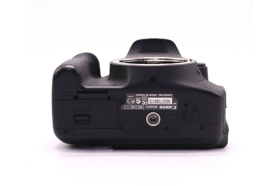 Canon EOS 600D body (пробег 11165 кадров)