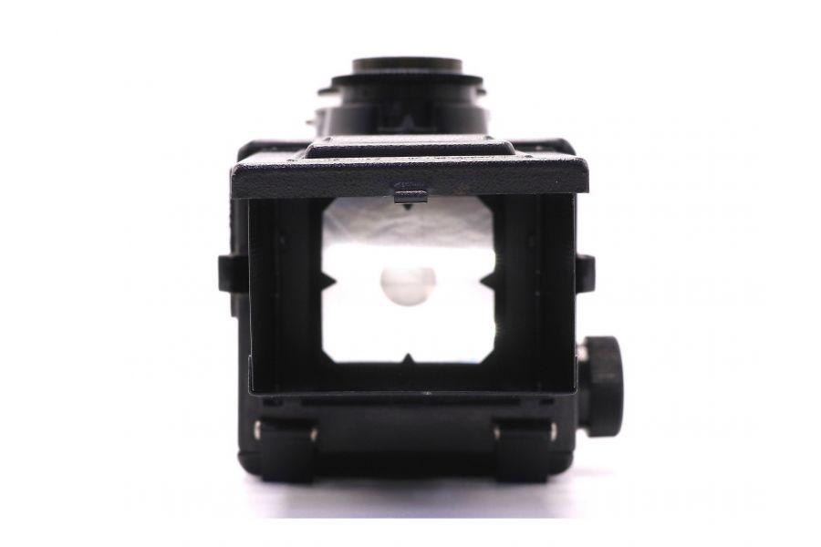 Советский среднеформатный фотоаппарат Любитель 