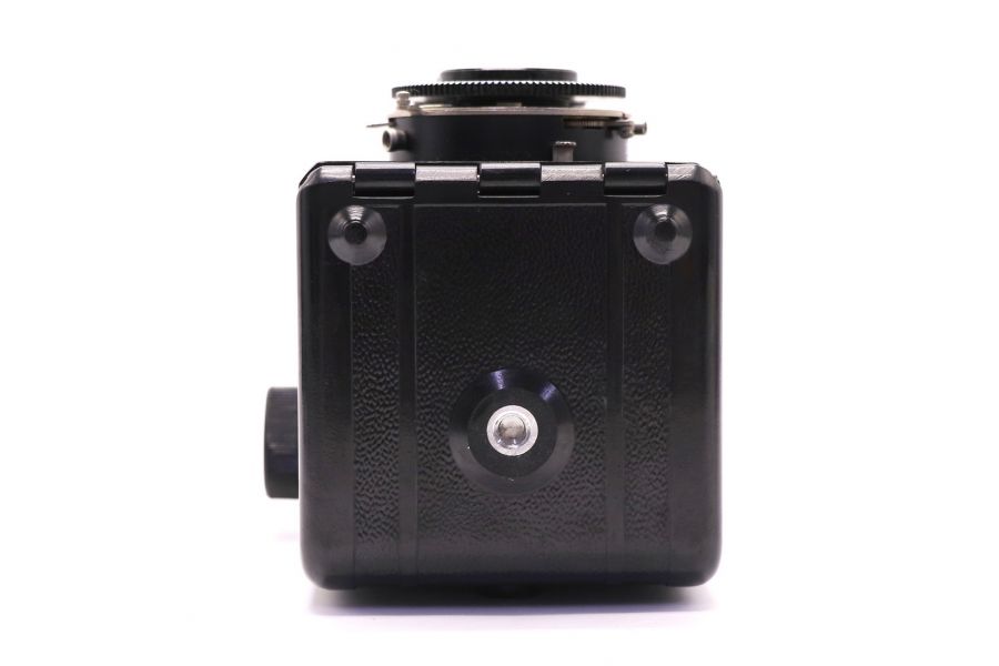 Советский среднеформатный фотоаппарат Любитель 