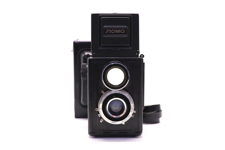 Советский среднеформатный фотоаппарат Любитель 