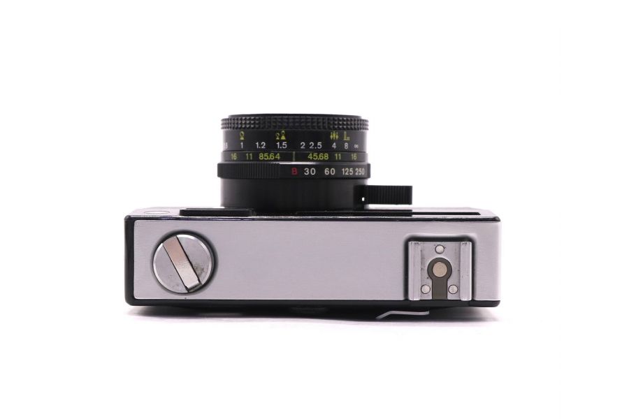 Советский шкальный малоформатный фотоаппарат Вилия