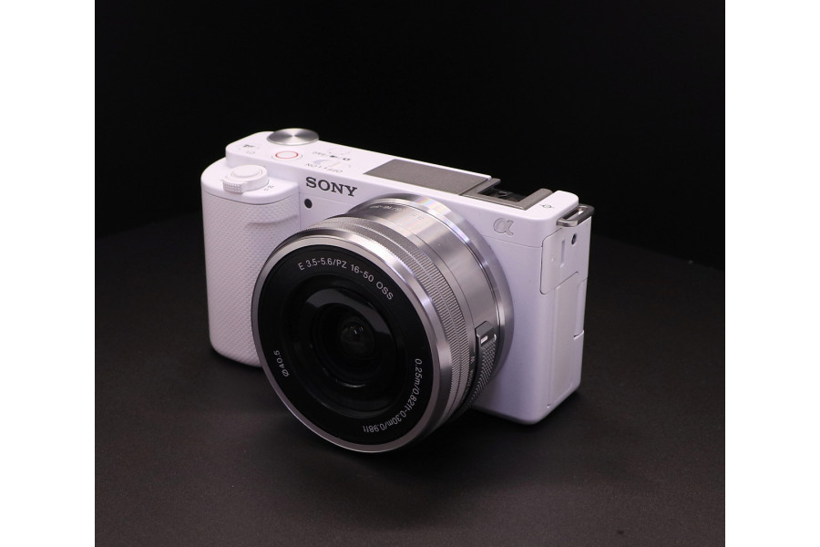 Sony ZV-E10 kit в упаковке (пробег 620 кадров)