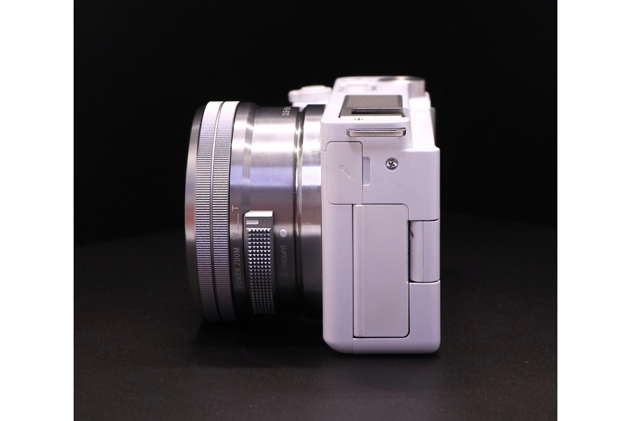 Sony ZV-E10 kit в упаковке (пробег 620 кадров)