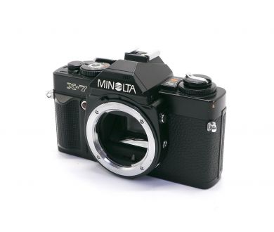 Зеркальная пленочная камера Minolta X-7 body