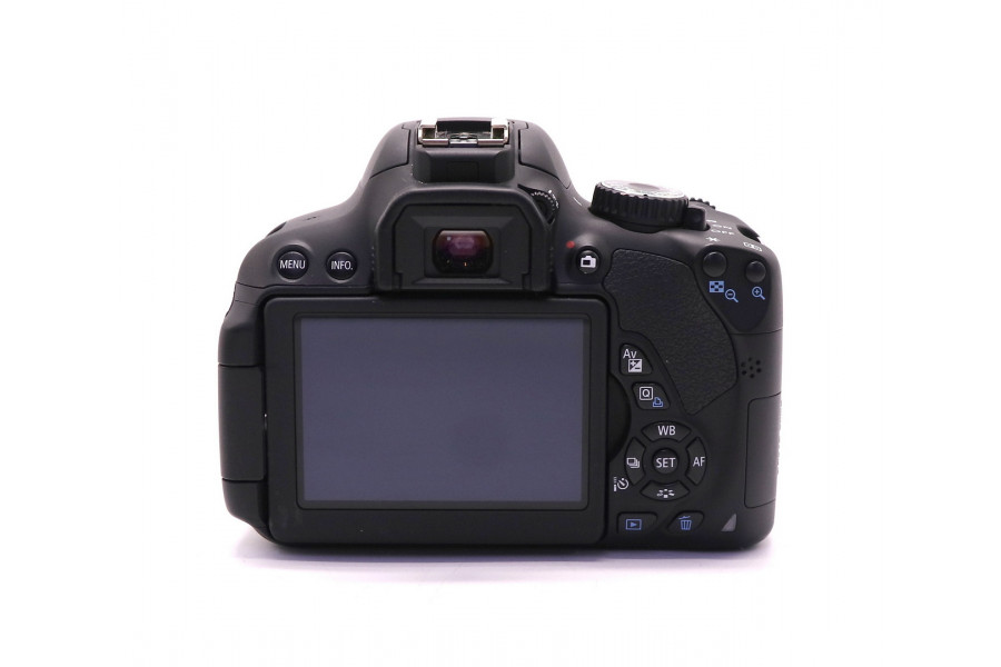 Камера Canon EOS 650D kit (пробег 1340 кадров)