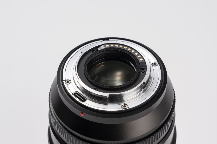 Объектив Viltrox AF 75mm F1.2 PRO для Fujifilm FX