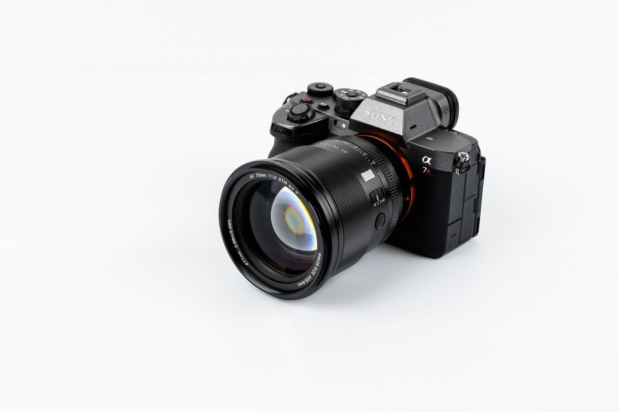 Объектив Viltrox AF 75mm F1.2 PRO для Sony E