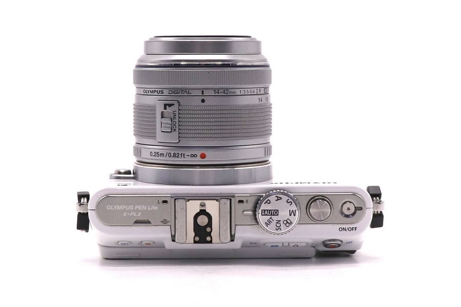 Olympus pen E-PL3 kit (пробег 3735 кадров)