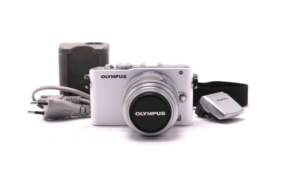 Olympus pen E-PL3 kit (пробег 3735 кадров)