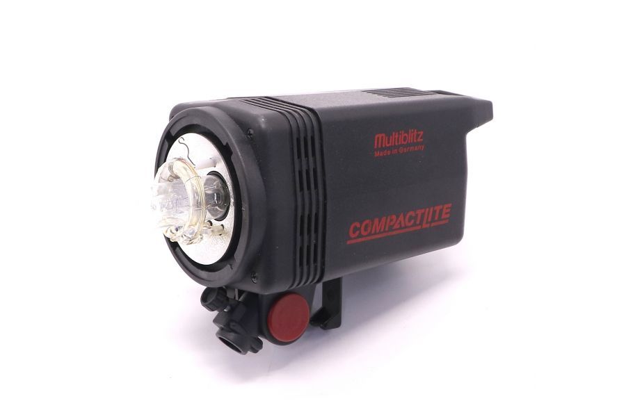 Комплект студийного света Multiblitz CompactLite