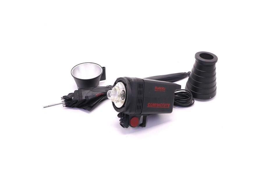 Комплект студийного света Multiblitz CompactLite