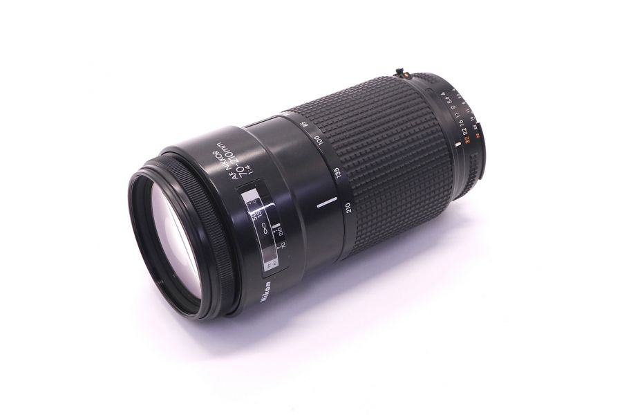 Nikon AF 70-210mm f/4 Nikkor