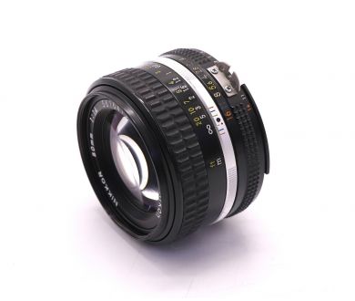 Nikon 50mm f/1.4 Nikkor (Japan, 1988г)