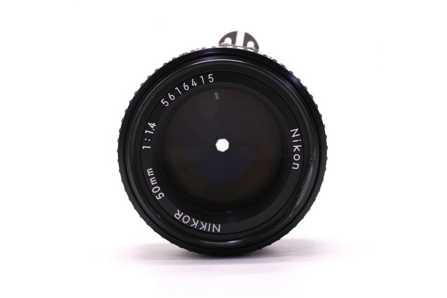 Nikon 50mm f/1.4 Nikkor (Japan, 1988г)