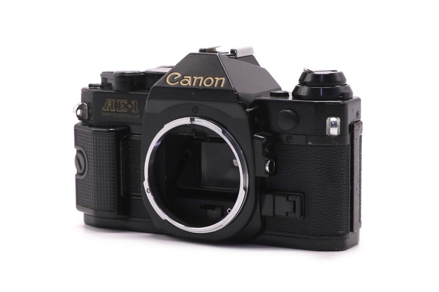 Зеркальный фотоаппарат Canon AE-1 Program
