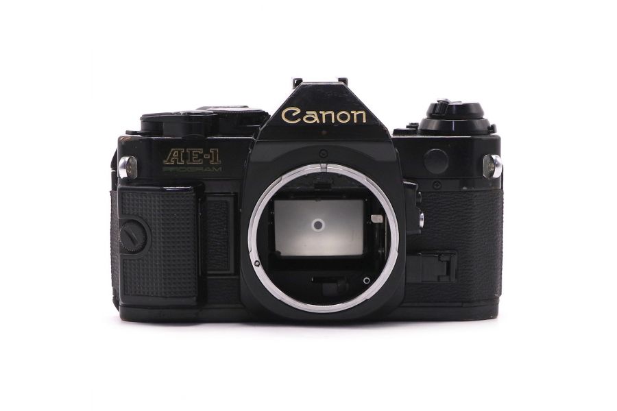 Зеркальный фотоаппарат Canon AE-1 Program