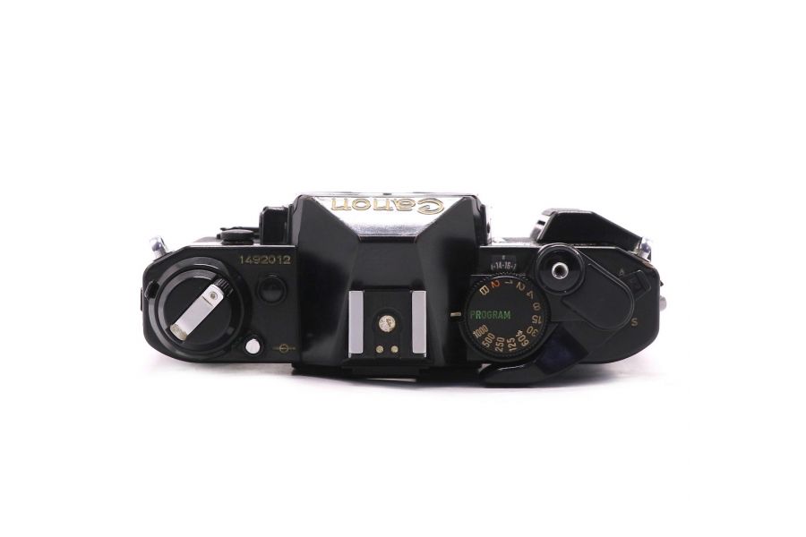 Зеркальный фотоаппарат Canon AE-1 Program