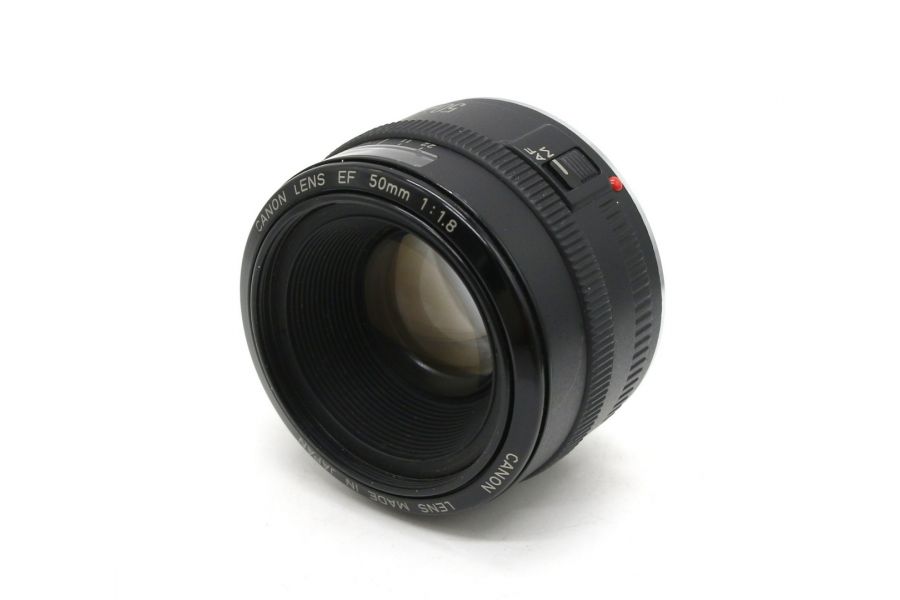 Стандартный фикс-объектив Canon EF 50mm f/1.8