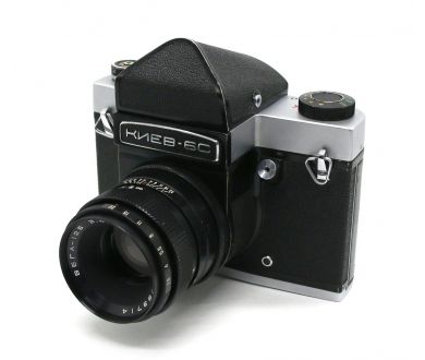 Советский фотоаппарат Киев 6С + Вега-12Б неисправный