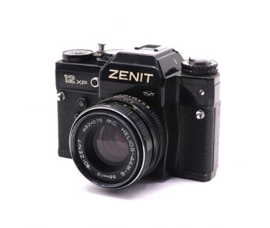 Советский пленочный фотоаппарат Зенит 12ХР kit
