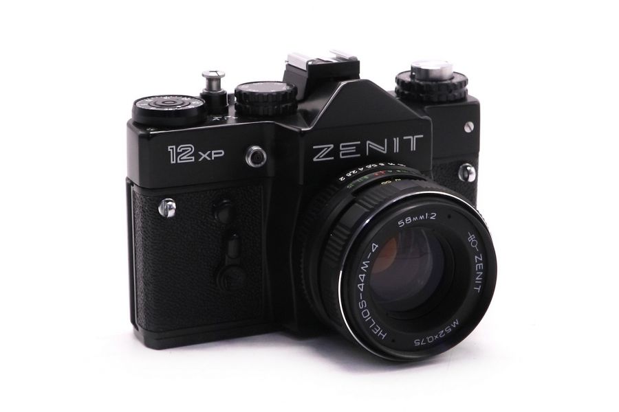 Советский пленочный фотоаппарат Зенит 12ХР kit