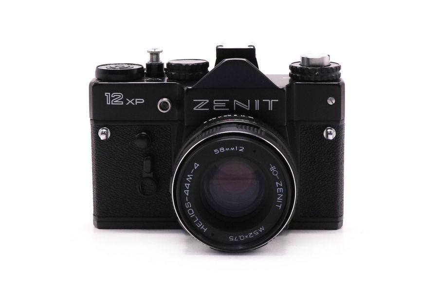 Советский пленочный фотоаппарат Зенит 12ХР kit