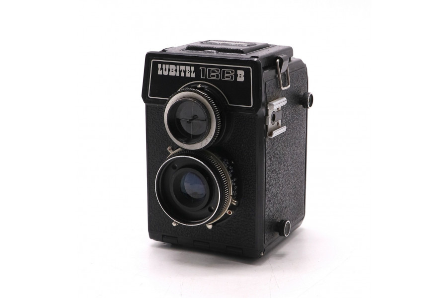 Пленочный фотоаппарат Любитель 166В (СССР, 1985)