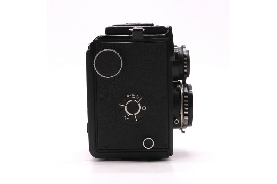 Пленочный фотоаппарат Любитель 166В (СССР, 1985)