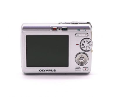 Цифровая камера Olympus FE-170 в упаковке