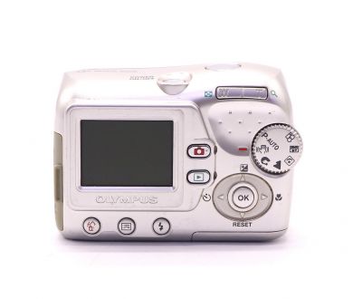 Цифровая компактная камера Olympus FE-115