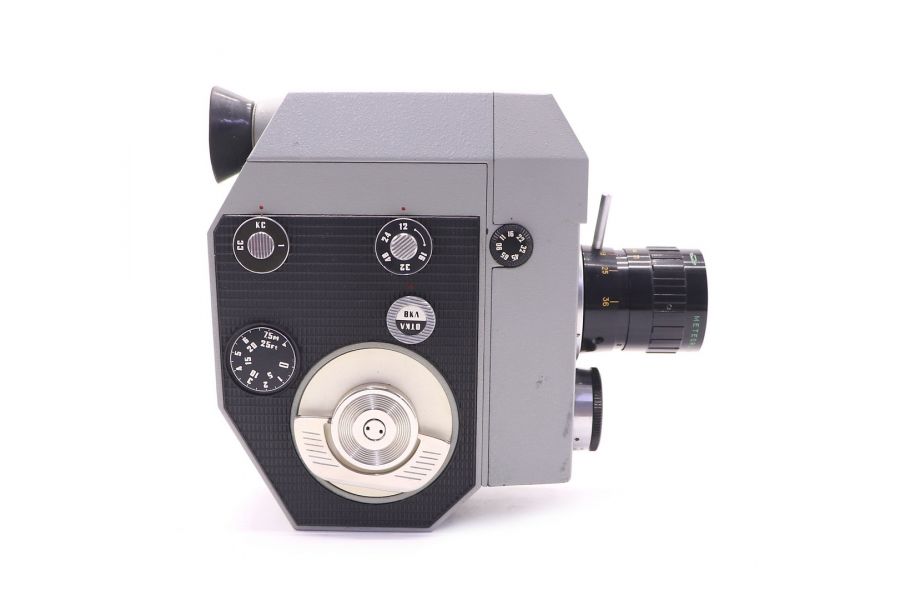 Советская кинокамера Кварц 5 комплект (СССР, 1970)