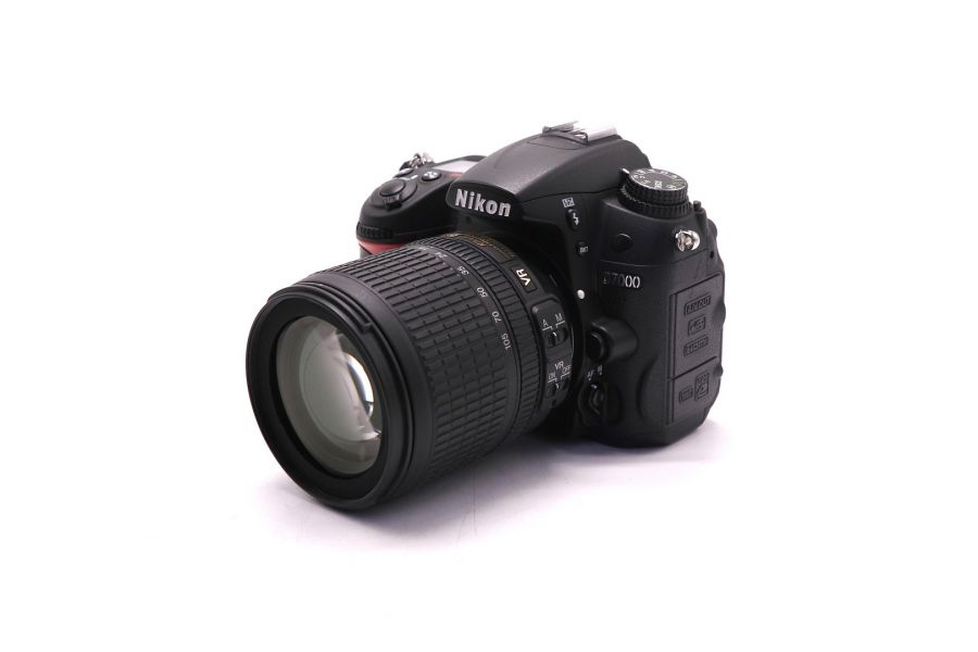 Nikon D7000 kit (пробег 19265 кадров)