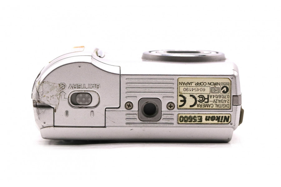 Компактная цифровая фотокамера Nikon Coolpix 5600